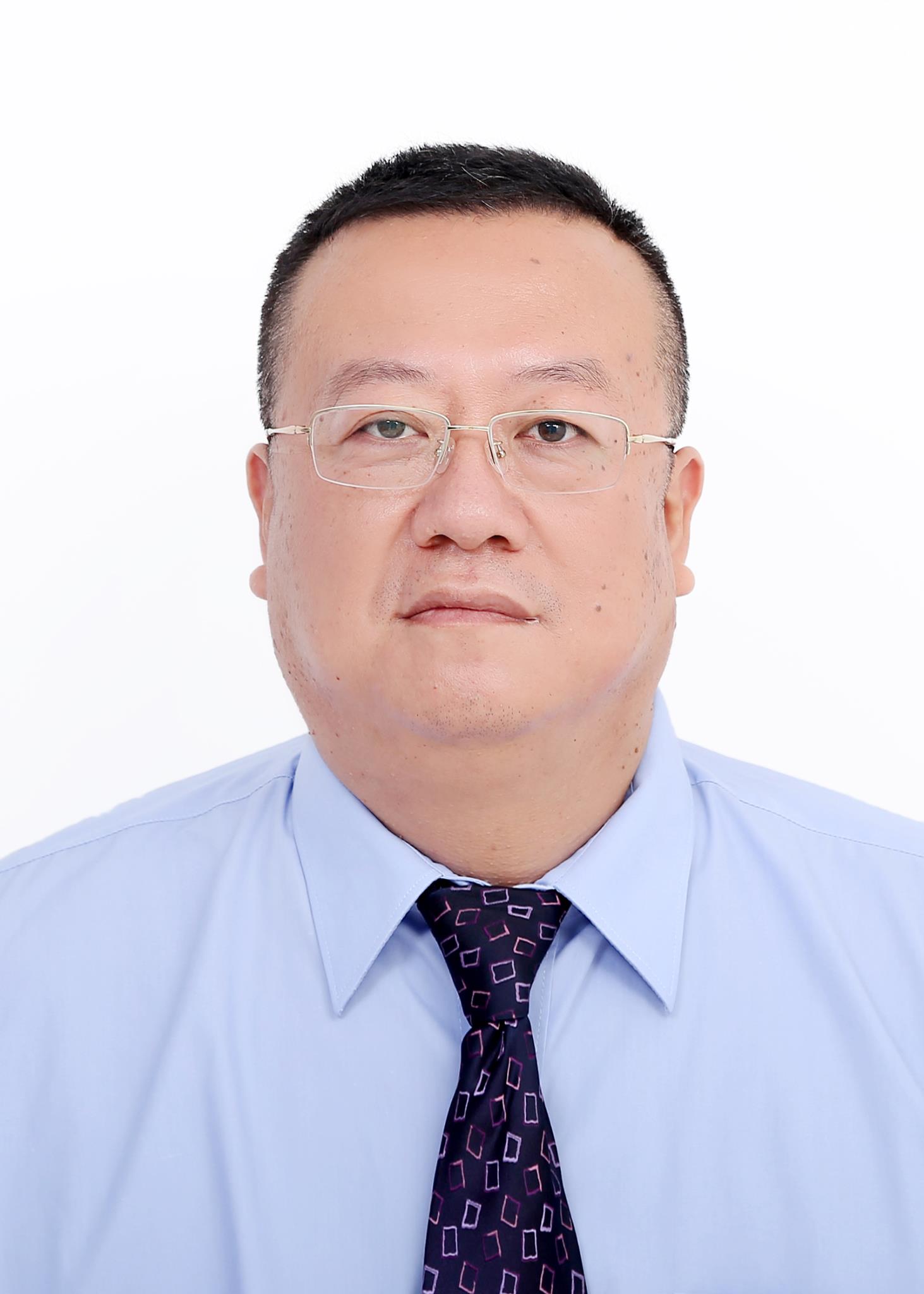 王亮